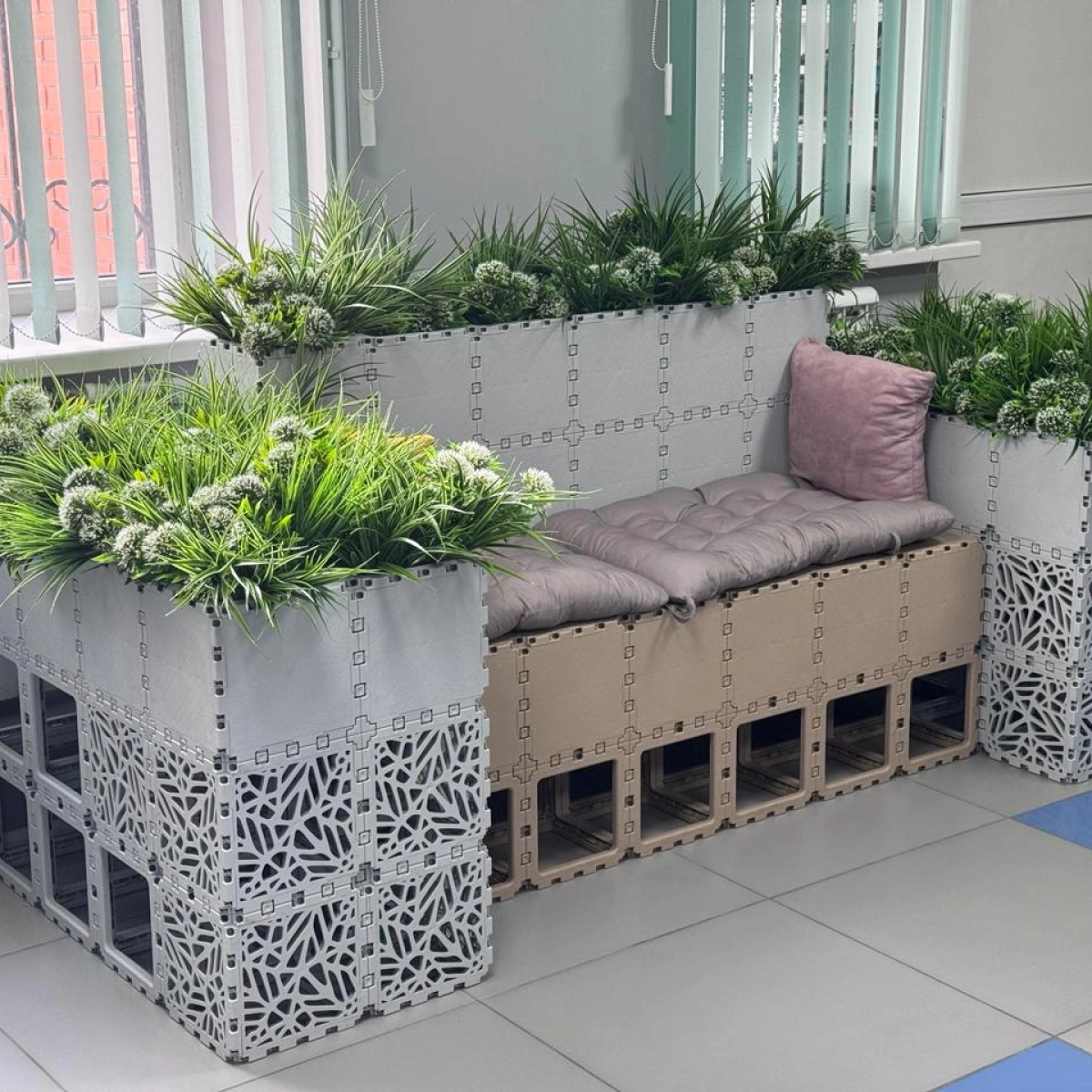 Modułowa zielona ławka