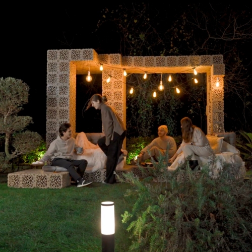 Outdoor lounge zone photo