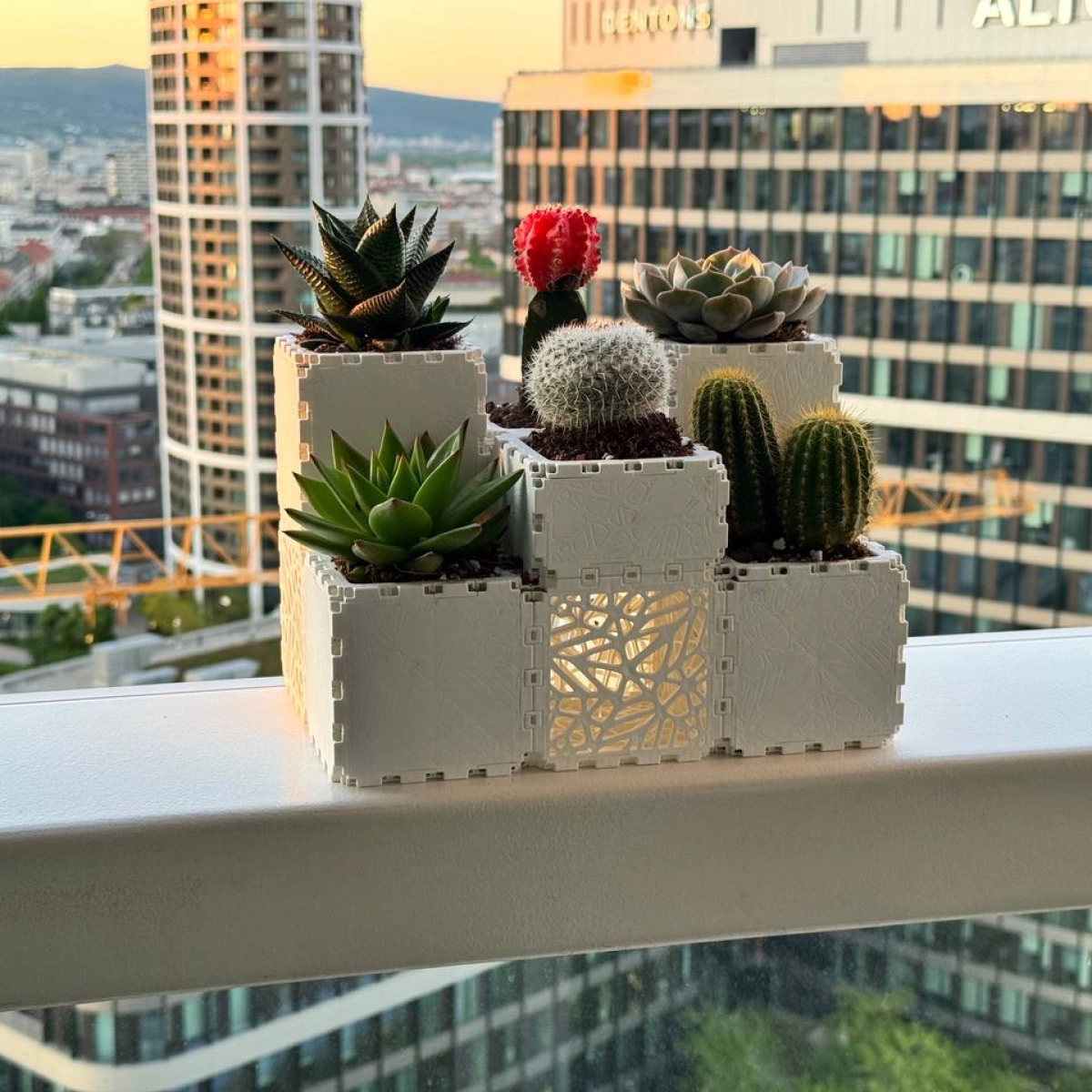 White Cubik table garden set, additional photo