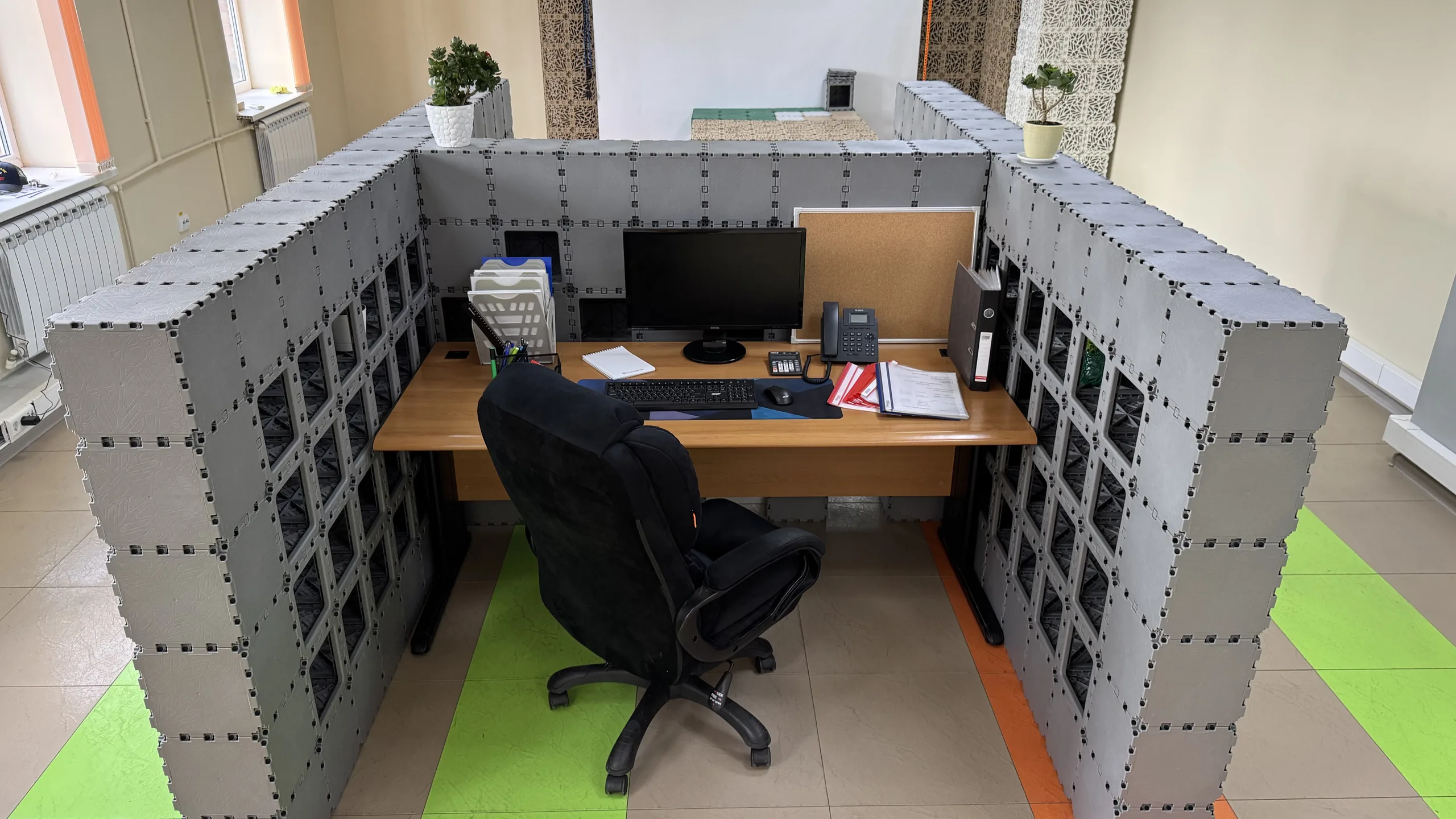 Modułowe przegrody biurowe i kabiny robocze firmy Cubik Modules